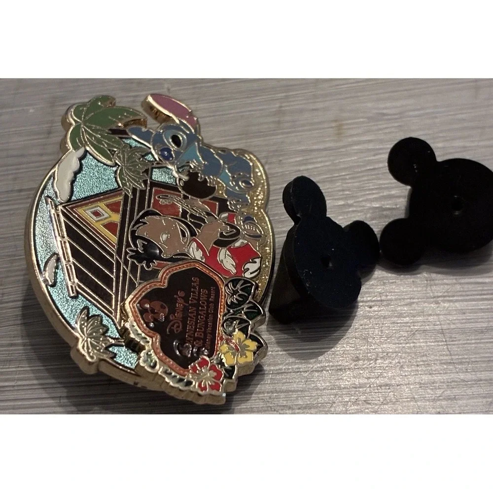 Disney Pin 2015 LILO & STITCH Polynesian Villas and Bungalows Resort Exclusive